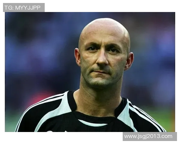 足球明星逆境人生揭秘他为何成为最惨一人背后的故事与奋斗历程